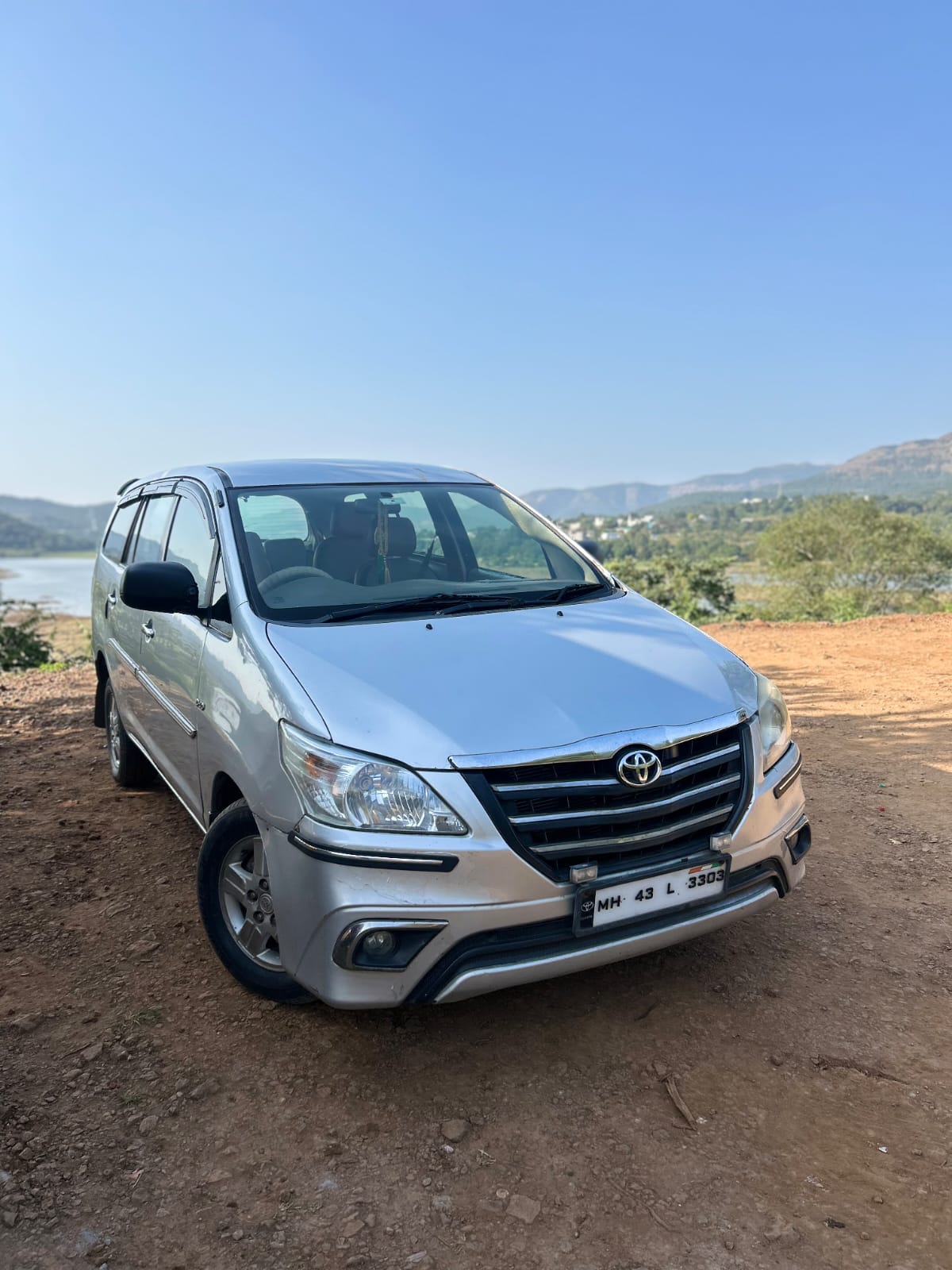 Toyota Innova side view
