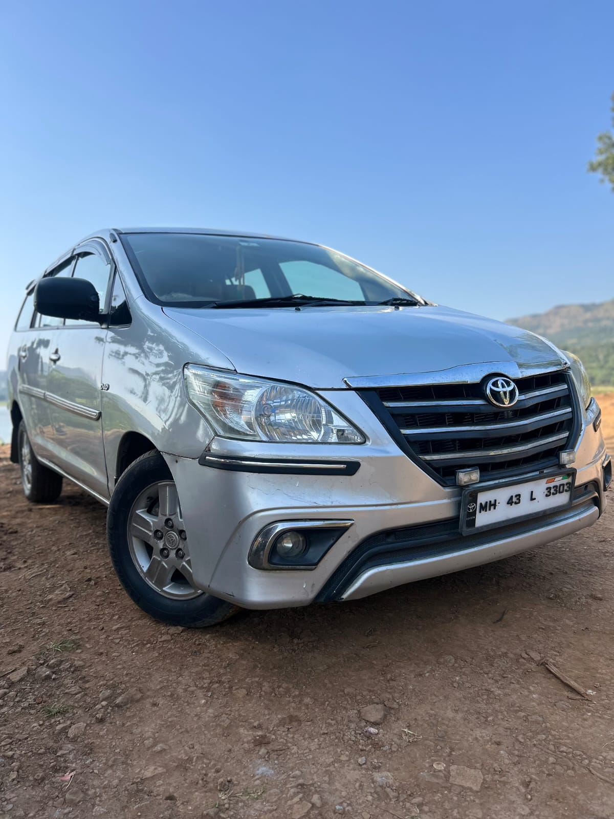 Toyota Innova back view